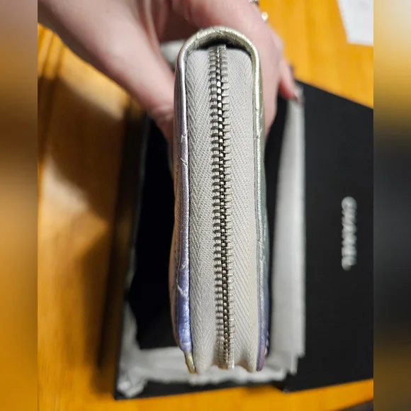 SOLD 🦄 💎Chanel Iridesent long zip wallet - Picture 11 of 13